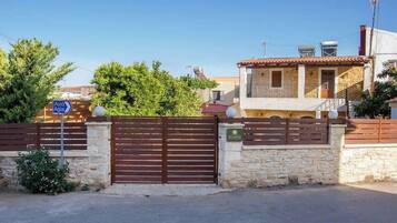 Nhà, hút thuốc | 5 phòng ngủ, truy cập Internet tốc độ cao