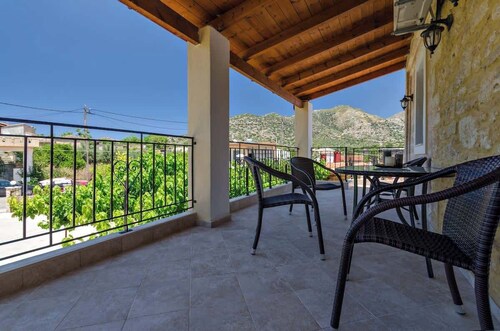 Sklavaki Traditional Villa - Private Pool Views