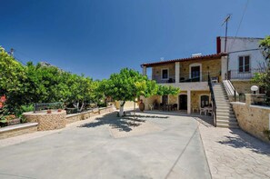 House, Smoking | 5 bedrooms, Internet - Sklavaki Traditional Villa - Private Pool Views (Mylopotamos)