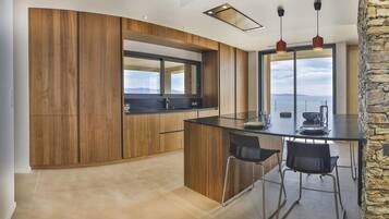 Villa | 4 bedrooms, Internet