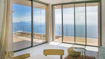 Villa | 4 bedrooms, Internet