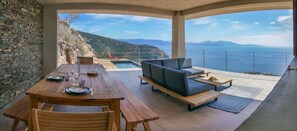 Villa - Luxurious Architect-designed Property Pool sea View (Cargese)