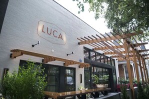 Exterior - Boutique Motel in Akron (Akron)