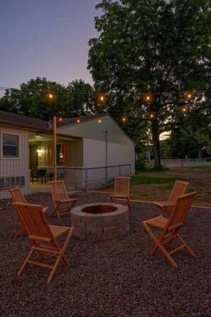 Terrace/patio - Boutique Motel in Akron (Akron)