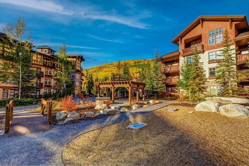 Powder Stash by Cottonwood Lodging