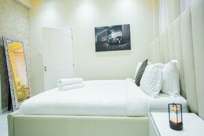 2 bedrooms, iron/ironing board, WiFi, bed sheets - Elegant Two Bedroom Apartment at Silicon Square (Accra)