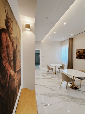 Free daily buffet breakfast - Mida Luxury Apartment (Naples)