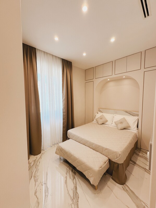 Habitación doble de lujo | Escritorio, espacio para trabajar con laptop y wifi gratis 