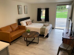 Skrivebord, strygejern/strygebræt, Wi-Fi