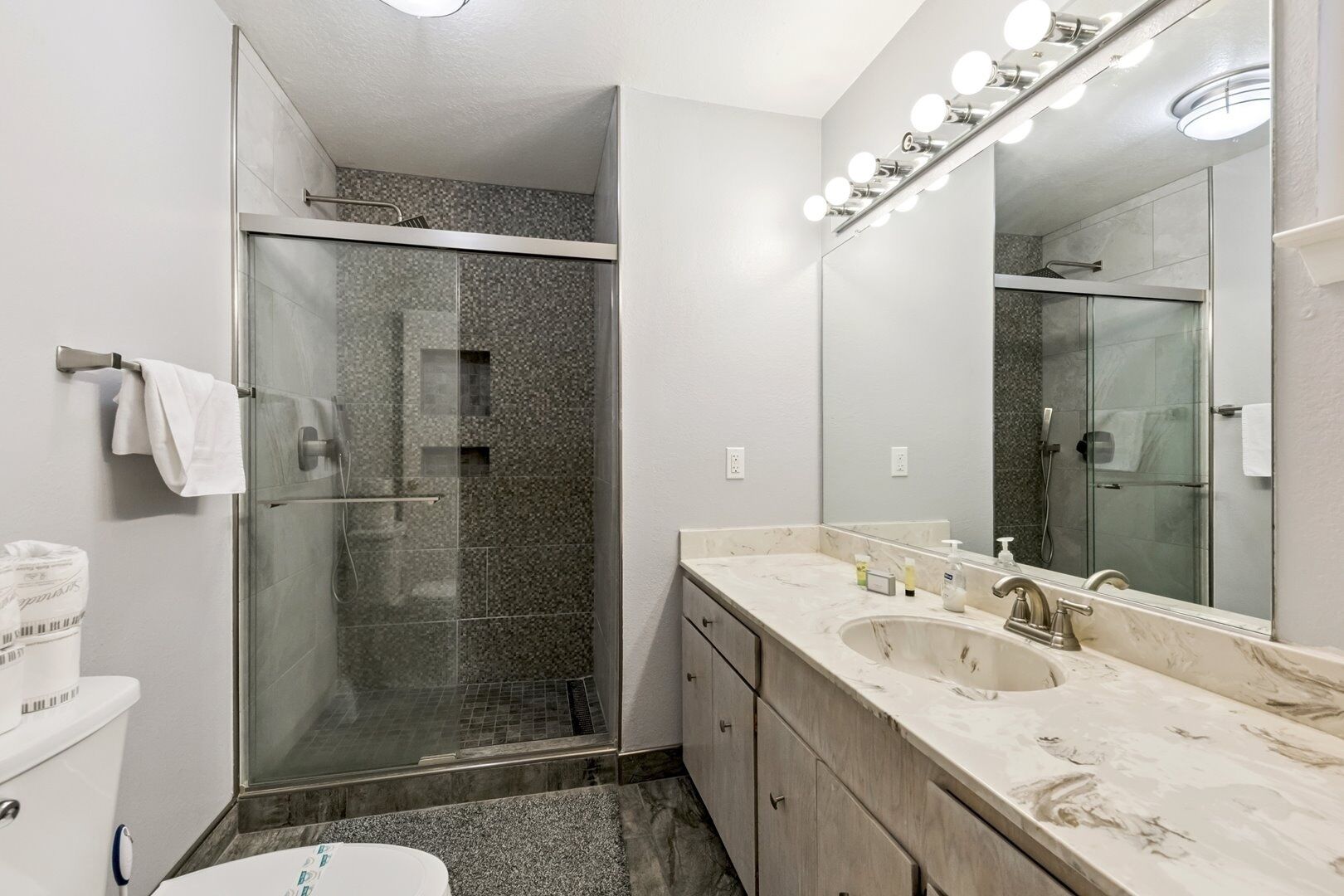 House, 3 Bedrooms | Bathroom