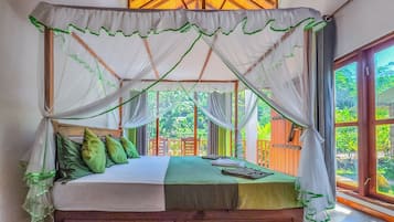 Comfort Cottage, Patio, Garden View