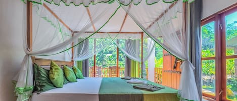 Comfort Cottage, Patio, Garden View | Bed sheets