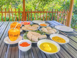 Daily English breakfast (LKR 10 per person)