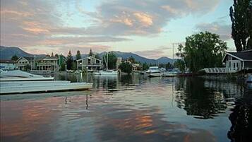 Rumah, 4 kamar tidur | Marina