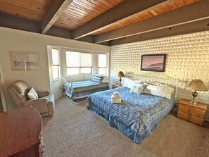 Condo, 3 Bedrooms | 3 bedrooms - 439 Ala Wai, 119 3 Bedroom Condo (South Lake Tahoe)