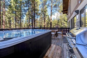 House, 4 Bedrooms | Outdoor dining - 1192 Timber Lane 4 Bedroom Home (South Lake Tahoe)