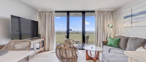 Condo, 1 habitación | Área de sala de estar | Smart TV