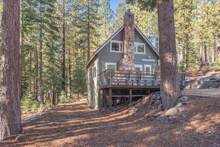 Cabin, 3 Bedrooms | Exterior. Fred's Retreat 3 Bedroom Cabin