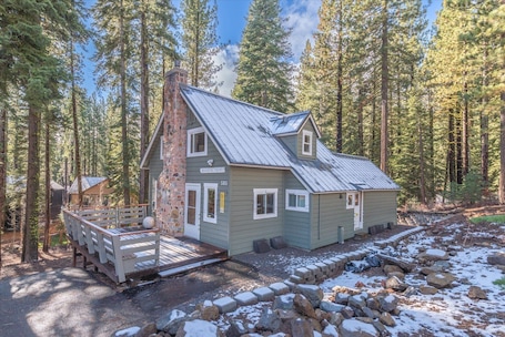 Cabin, 3 Bedrooms | Exterior. Fred's Retreat 3 Bedroom Cabin