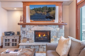 Condo, 3 Bedrooms | Interior