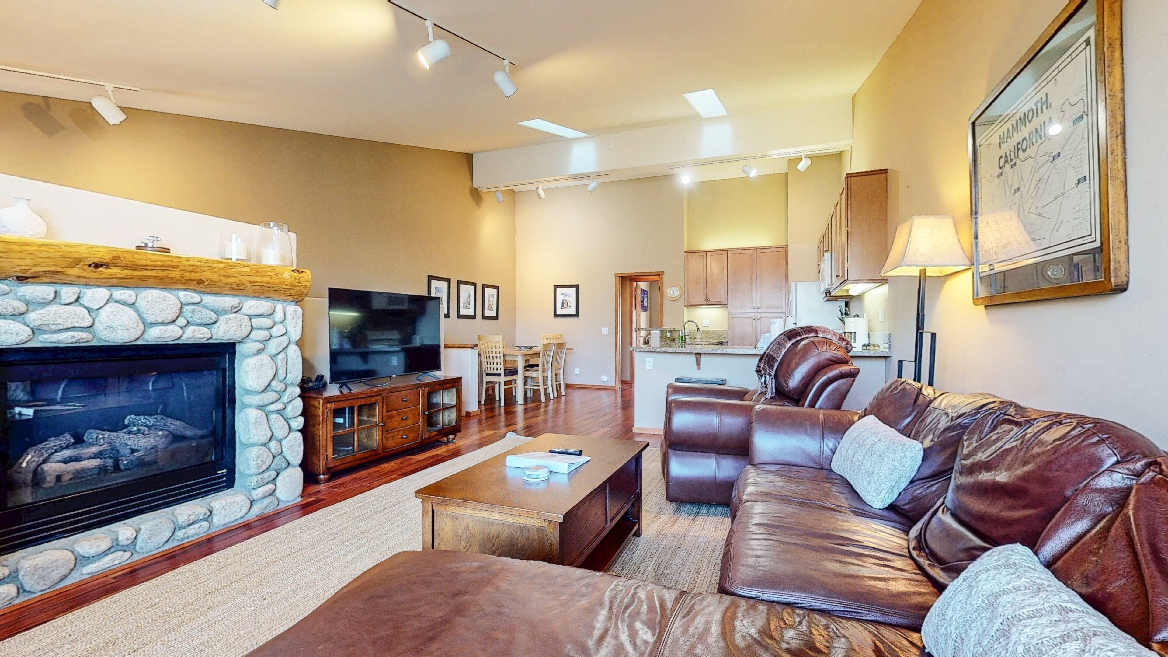 Condo, 2 Bedrooms | Living area | Smart TV