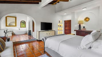 Een strijkplank/strijkijzer, wifi, beddengoed