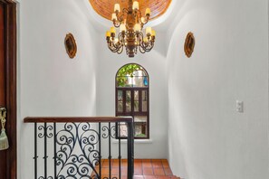 Interior - Spacious 5-bedroom villa in wonderful Puerto Vallarta with AC (Puerto Vallarta)