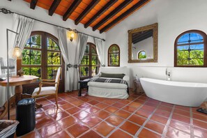 Fer et planche à repasser, Wi-Fi, draps fournis