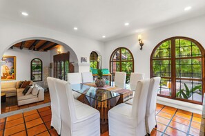 Dining - Spacious 5-bedroom villa in wonderful Puerto Vallarta with AC (Puerto Vallarta)
