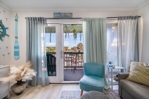 TV - Oceanfront 2nd Floor Luxury Condo - Community Pool & Fishing Pier! (Isle of Palms)
