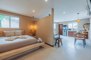 1 bedroom, free WiFi, bed sheets - The Wave | Tropical Escape w/ Pool by LUCHA (Noord)