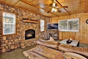 Living area - Brownie Resort Retreat | Walk-to-Ski Snow Summit Duplex Getaway (Big Bear Lake)