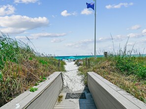 Mainsail Beach Access - Edgewater #611 | Beach Access, Pool, Gym, Hot Tub, Grills + More (Miramar Beach)