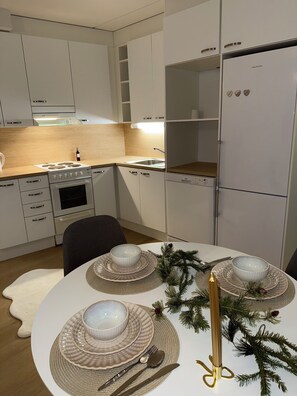Private kitchen - Modern Aurora Apartment – Private Sauna Rovaniemi (Rovaniemi)