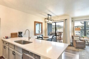Interior - River Mountain Lodge Downtown Condo - Ski In, Mountain Views, Pool/Hot Tub (Breckenridge)