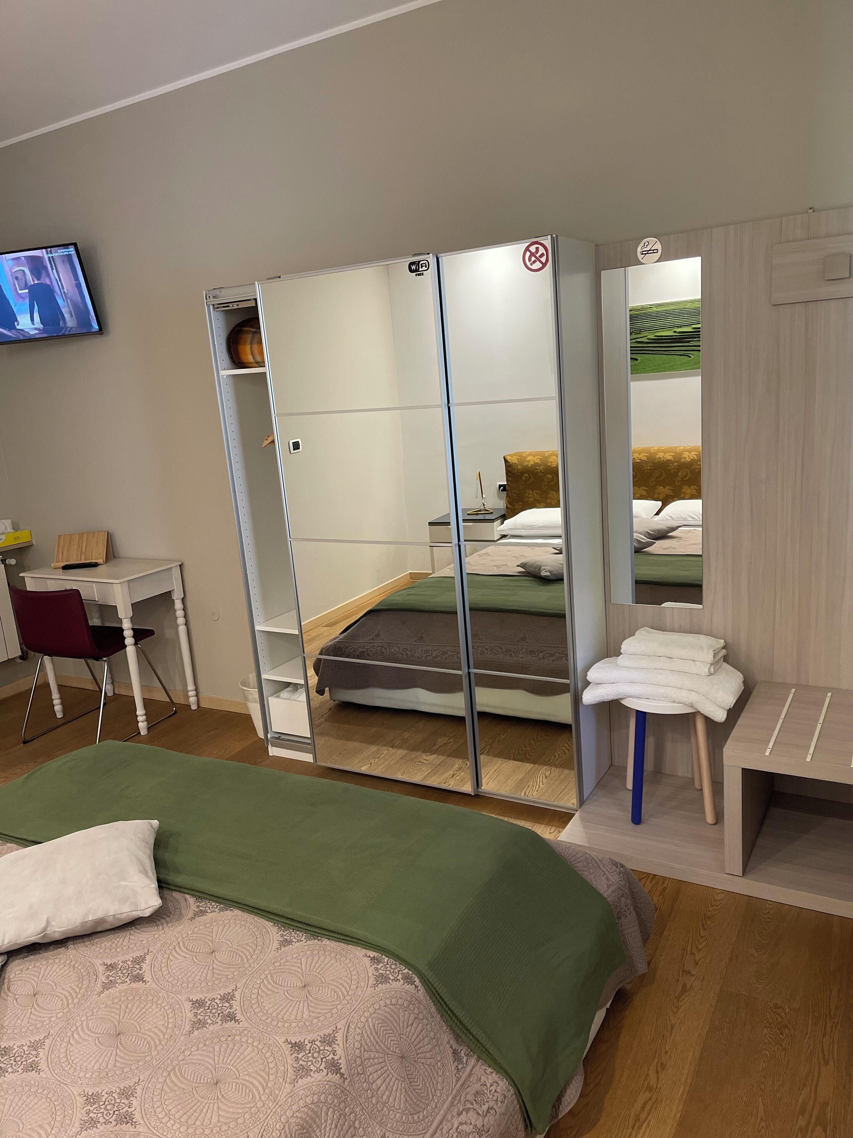 مكواة/لوح كي وواي فاي مجانًا