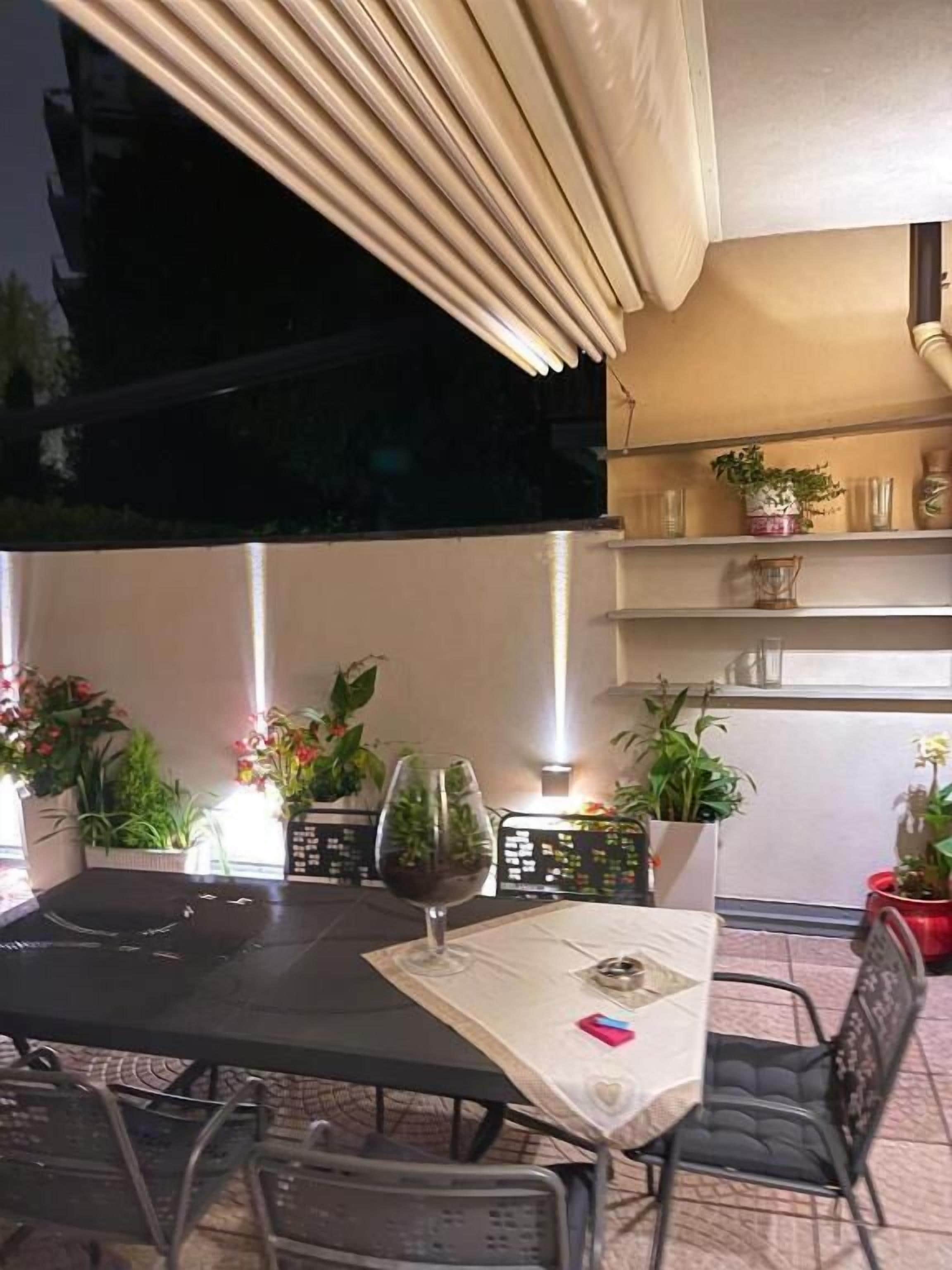 Tempat makan outdoor