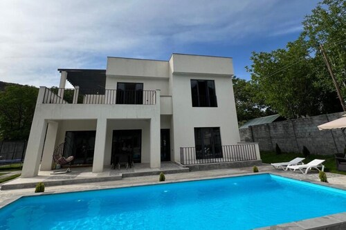 3-bedroom villa in perfect Getamej with pool and coolest view
