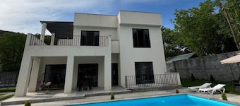 3-bedroom villa in perfect Getamej with pool and coolest view