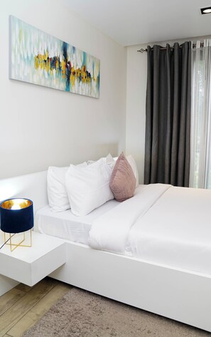 Iron/ironing board, WiFi, bed sheets