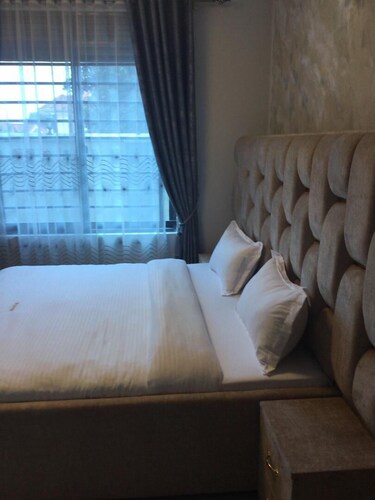 McMillan Hotel Entebbe