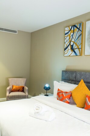 2 bedrooms, iron/ironing board, WiFi, bed sheets - Lovely Two Bedroom Apartment at Pearl in City (Accra)