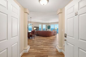 Smart TV - 7th floor Beach Views! Sunset Views! Listen to the waves from every room! (Daytona Beach)