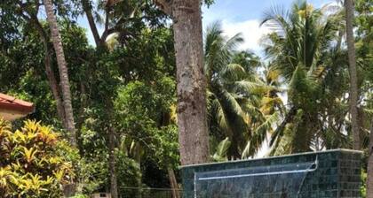Lovely 1-bedroom villa with AC in charming Hikkaduwa