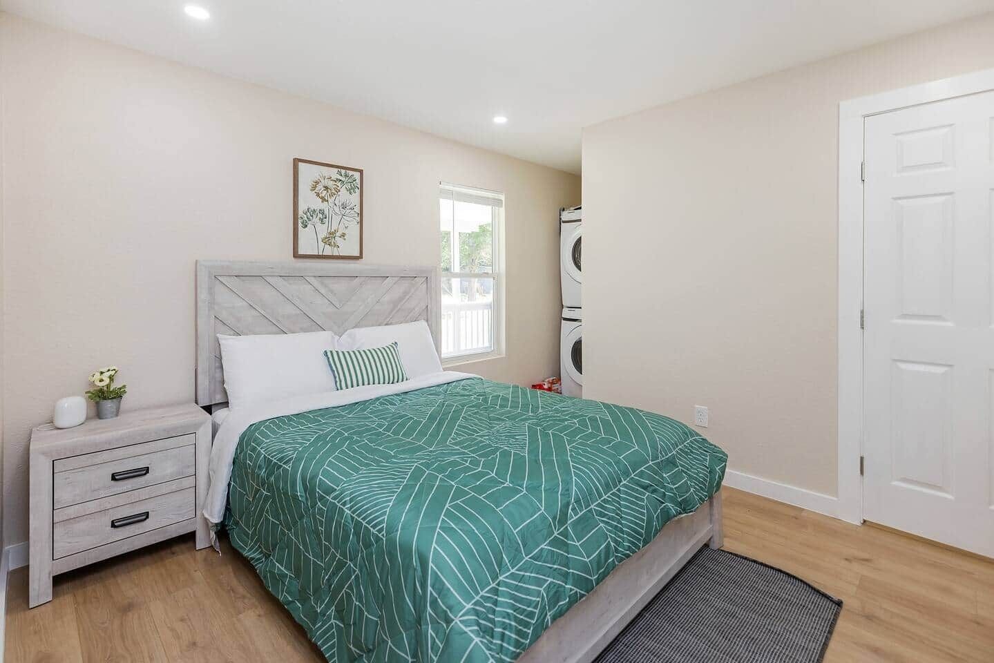 Fer et planche à repasser, Wi-Fi gratuit, draps fournis