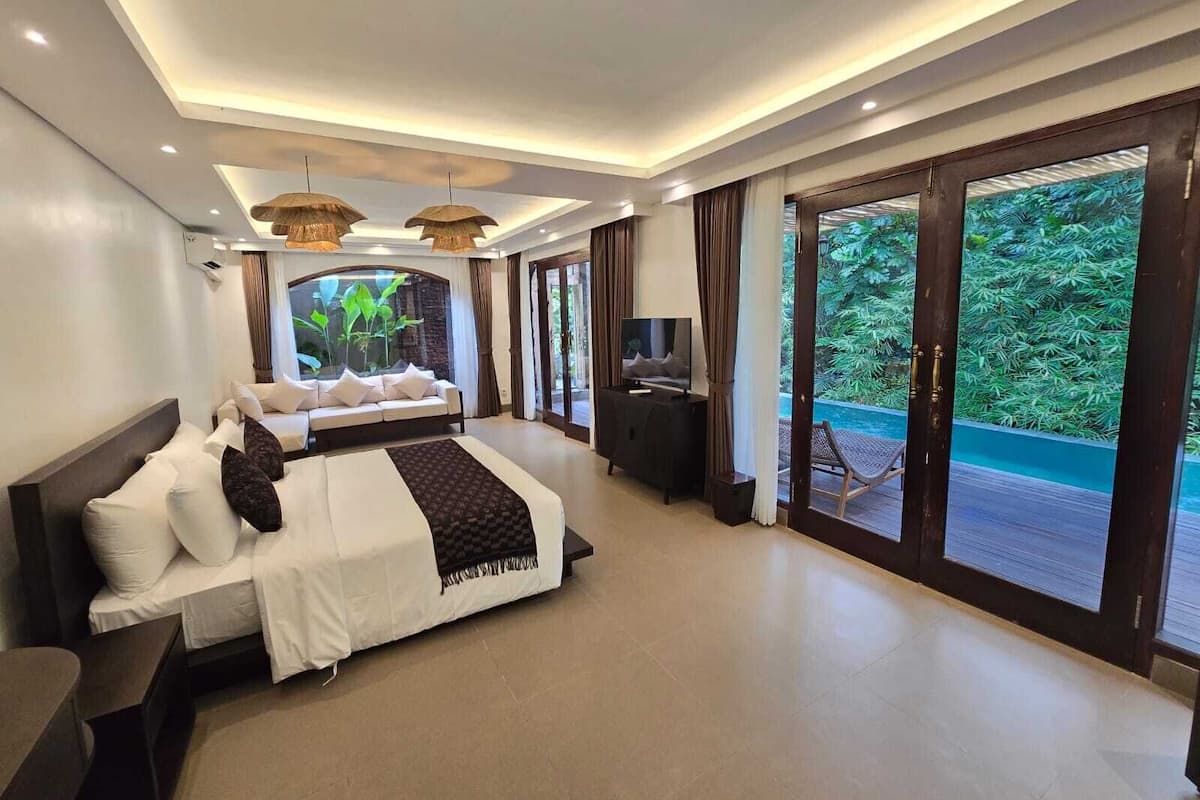 One Bedroom Villa with River View | Premium bedding, memory foam beds, minibar, desk
