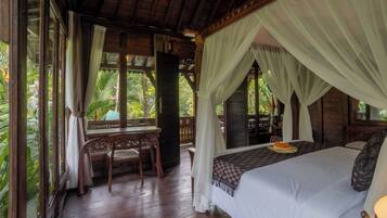 Luksus-suite - udsigt til have - have-område | Premium-sengetøj, senge med madrasser af memory foam, minibar