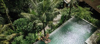 Aksmi Suites & Villas