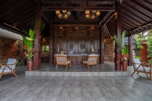 Siddeområde i lobbyen