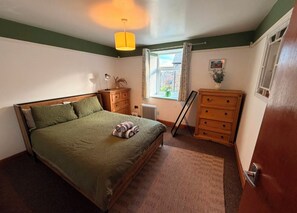 Internet, bed sheets - 2 Bedroom Cottage, Buxton, King & 2x Single Beds. Pet Friendly (Buxton)